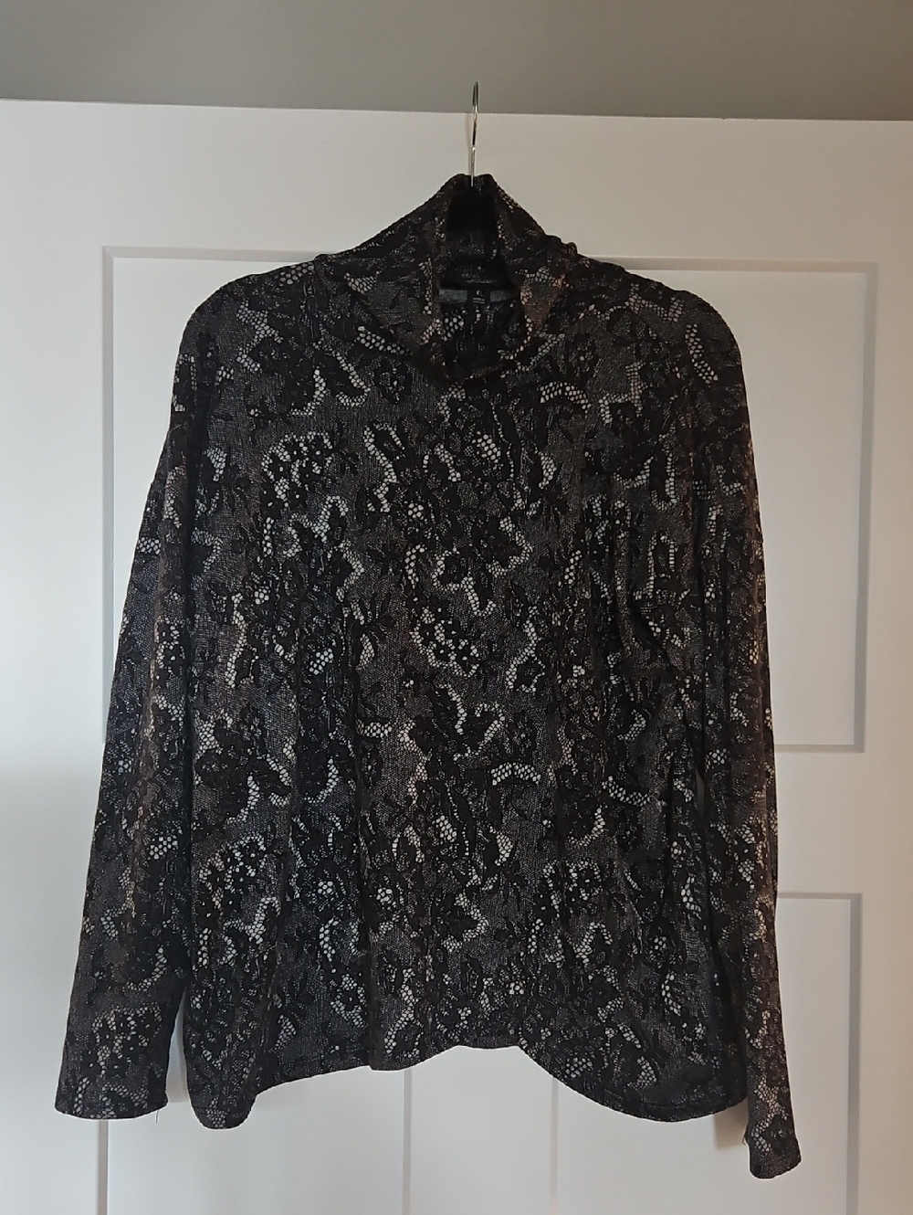Simply Vera Vera Wang Black and Gray Lace Cowl Neck Long Sleeve Top